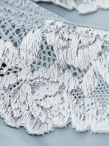 INTIMISSIMI Slip 'Pretty Flowers' in Blau