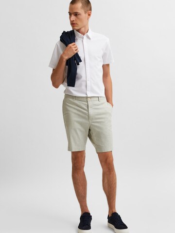 SELECTED HOMME Regular Shorts 'Isac' in Grün