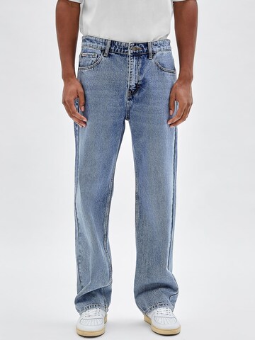 Loosefit Jean 'Go Kit Straight' GUESS en bleu : devant