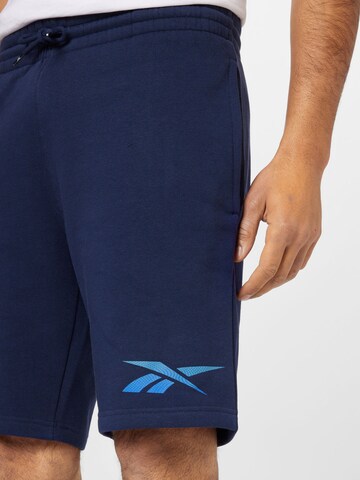 Reebok Regular Sportshorts in Blau