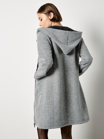 Apricot Tweed Fleece Lined Jacket ' ' in Grau