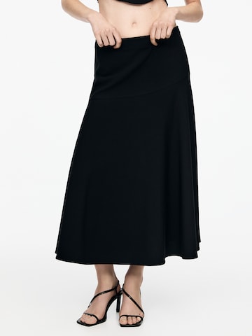 Pull&Bear Krilo | črna barva: sprednja stran