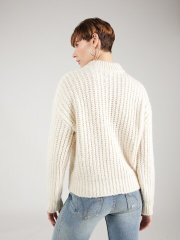 MUSTANG Sweater 'CARLA' in White