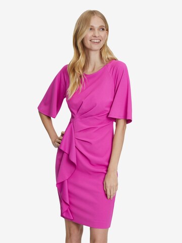 Robe de cocktail Vera Mont en rose : devant