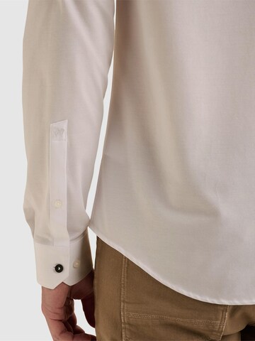VANGUARD - Ajuste regular Camisa 'Elevated Knit shirt with widespread collar' en blanco