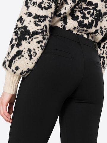 SISTERS POINT Flared Broek 'NEW GEORGE-7' in Zwart