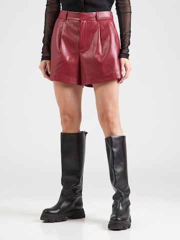 Regular Pantaloni cutați de la ONLY pe roșu: față