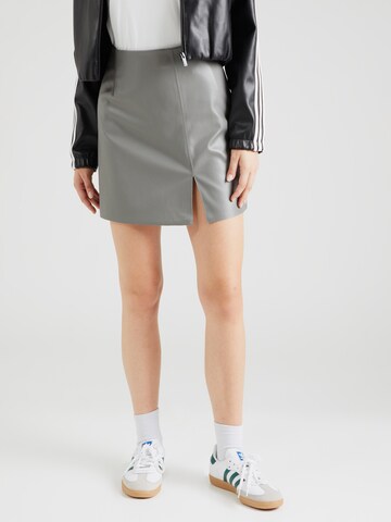 Noisy may Skirt in Grey: front