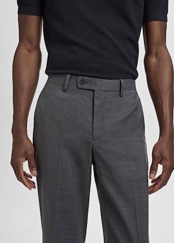 MANGO MAN Loosefit Bügelfaltenhose in Grau