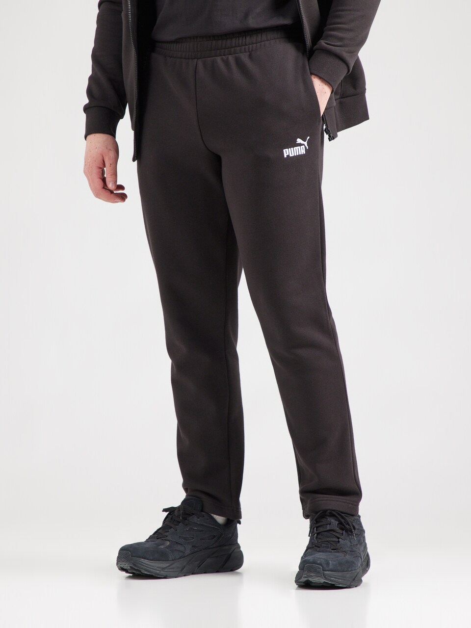 Regular Pantaloni sport 'ESS No. 1' de la PUMA pe negru: față