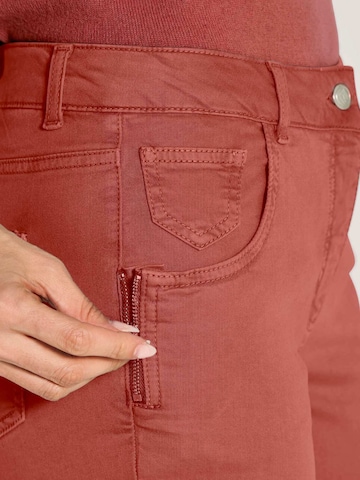 MADELEINE Tapered Broek in Bruin