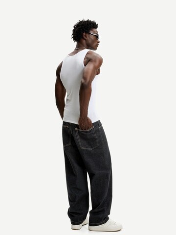 Bershka Baggy Jeans in Grey