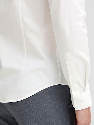 Slim fit Cămaşă business ' CFPalle ' de la Casual Friday pe alb