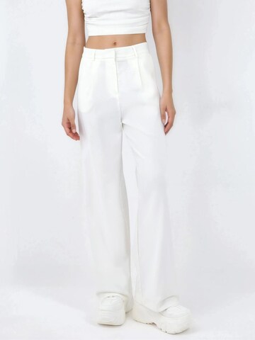 Wide leg Pantaloni di Hiccup in bianco: frontale