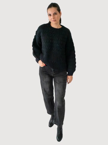 WEARABLE STORIES Sweater 'Simona' in Black