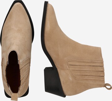 Bianco Chelsea Boots in Beige