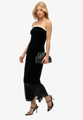 Robe de soirée Superdry en noir