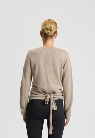 rethinkit studios Gebreid vest 'Keep Me' in Beige