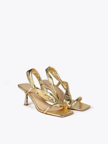 Lola Casademunt - Sandalias en oro