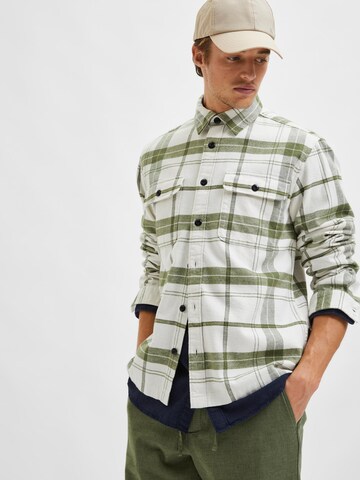 SELECTED HOMME - Regular Fit Camisa 'PATRICE' em verde