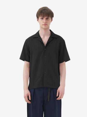 Giesto Regular fit Button Up Shirt in Black: front
