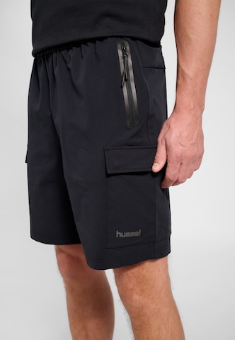 Hummel Regular Shorts 'Tech' in Schwarz