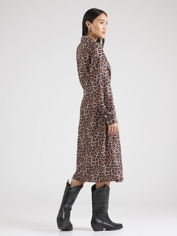 ABOUT YOU Blousejurk 'Frauke' in Bruin