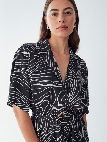 Abito camicia 'MAISEY SHIRT DRESS' di Willa in nero