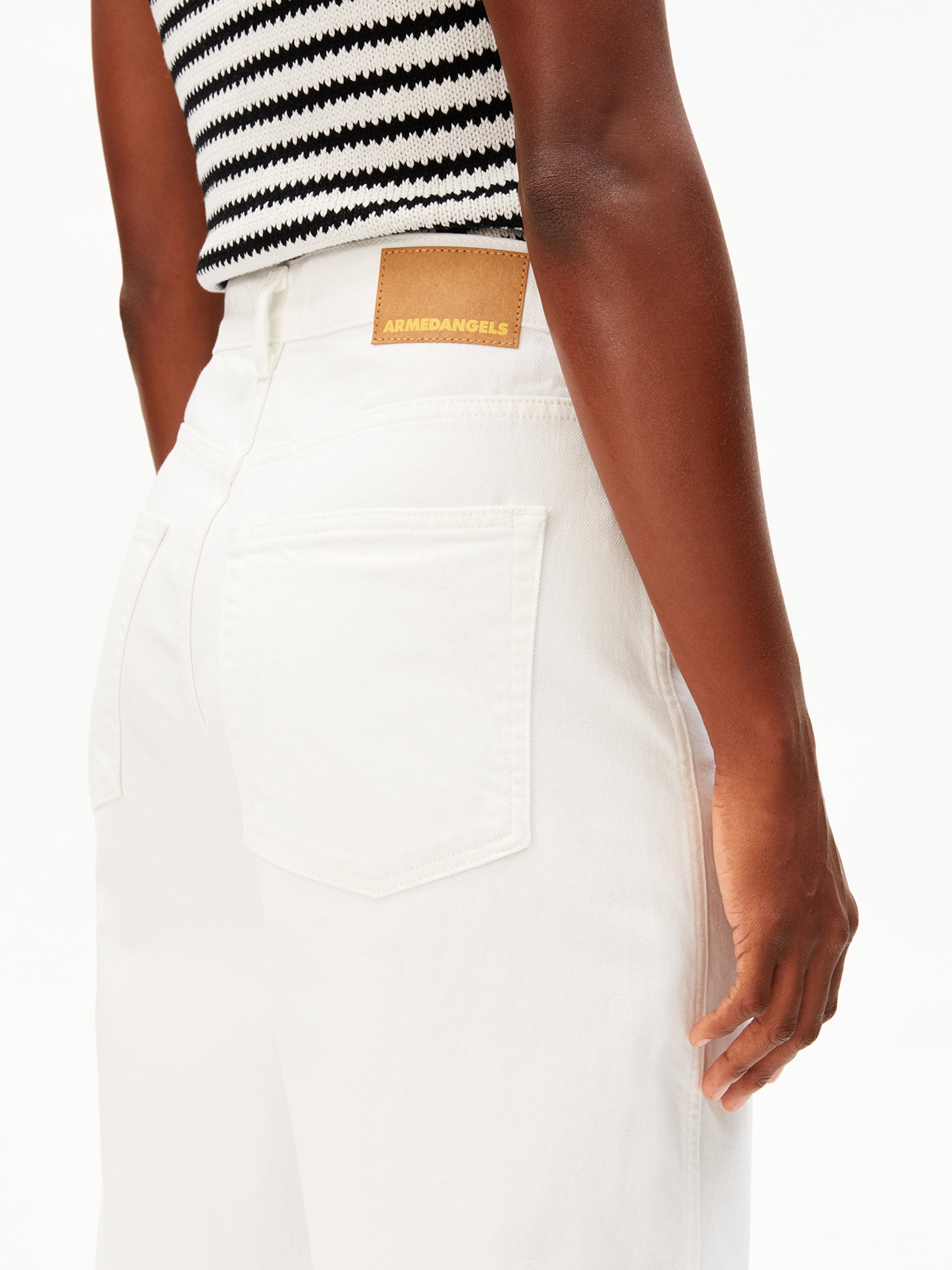 Loosefit Jean 'BAARLY' ARMEDANGELS en blanc