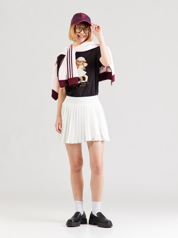 Tricou 'TENNIS LADY BEAR' de la GUESS pe negru