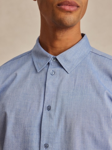 DAN FOX APPAREL - Regular Fit Camisa 'LUAN' em azul