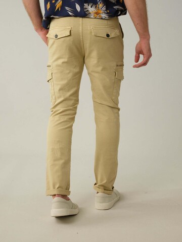 Effilé Pantalon cargo 'Danakil' Deeluxe en jaune
