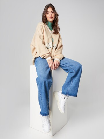 millane Sweatshirt 'Elli' in Beige