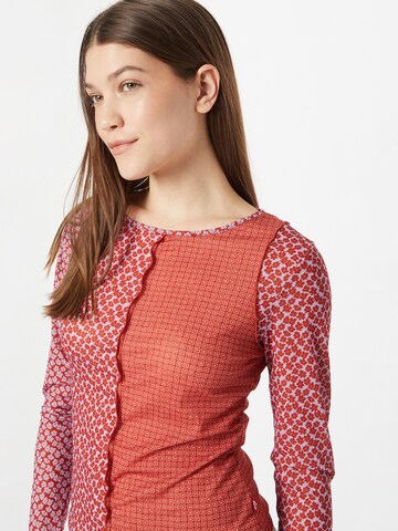 LEVI'S ® Koszulka 'Pieced Secondskin' w kolorze czerwony