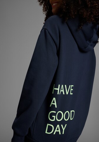 LAURA SCOTT Sweatshirt in Blau