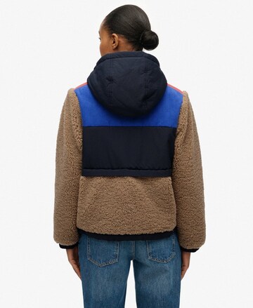 Veste en polaire Superdry en gris