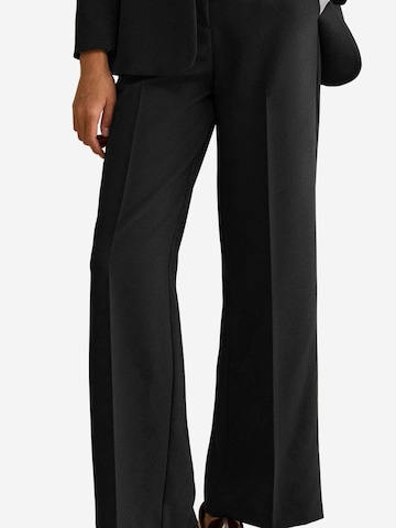 Il Lanificio Regular Trousers in Black