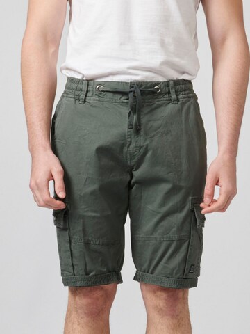 KOROSHI Regular Shorts in Grün
