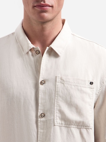 Coupe regular Chemise No Excess en beige