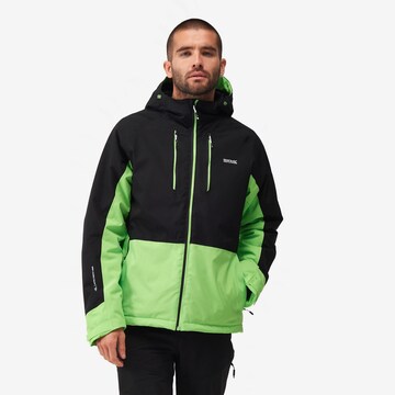 REGATTA Outdoor jacket 'Highton III' in Green: front