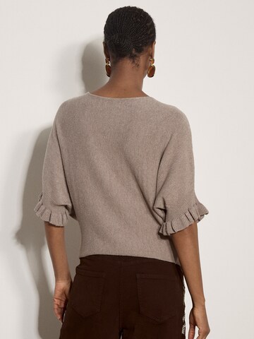 Apricot Soft Knit Batwing Top ' ' in Grau