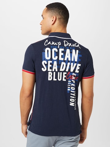 CAMP DAVID T-shirt i blå