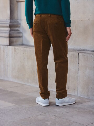 Coupe slim Pantalon 'Rich' Next en marron