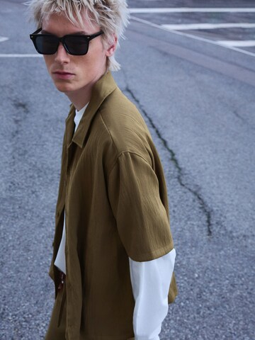 Bershka Comfort fit Button Up Shirt in Green