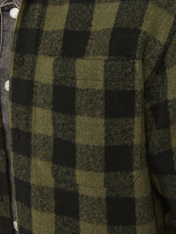JACK & JONES Comfort fit Button Up Shirt in Green