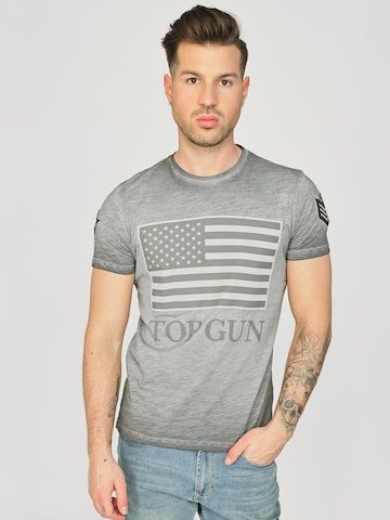 TOP GUN Shirt 'Search' in Grijs: voorkant