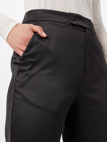 Gina Tricot Flared Trousers 'Ria' in Black