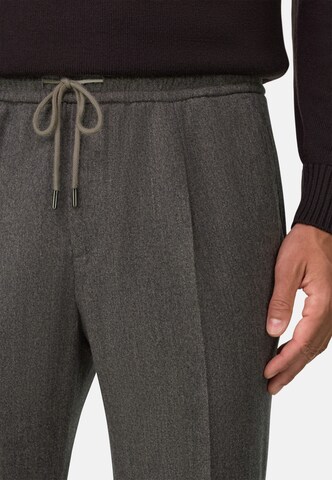 Boggi Milano Regular Chino in Grijs: voorkant