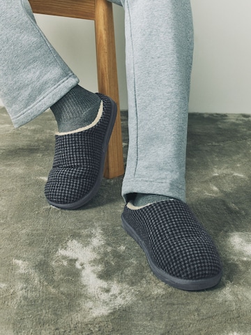 Next Hausschuh in Grau