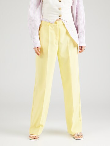 Peppercorn Loose fit Pleated Pants 'Ginette' in Yellow: front